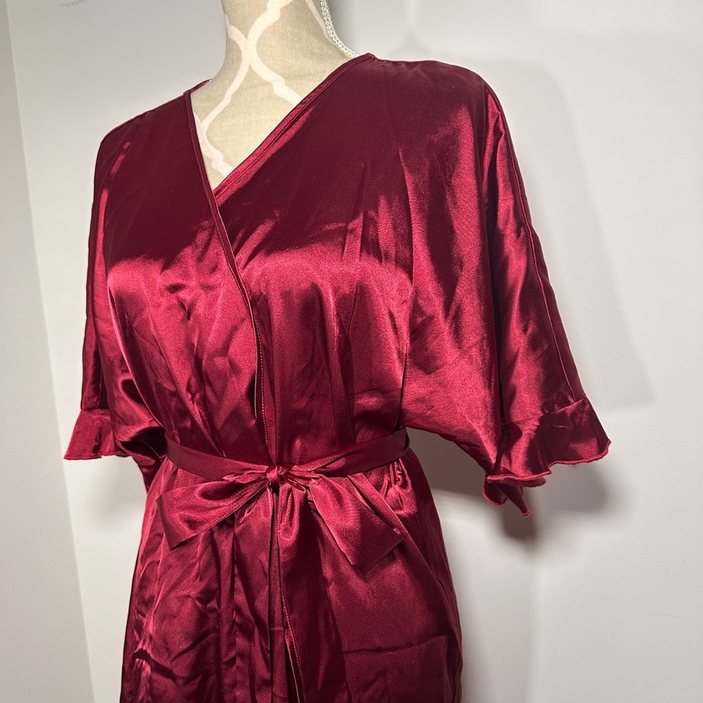 Red ruffle robe - Picture 5 of 10